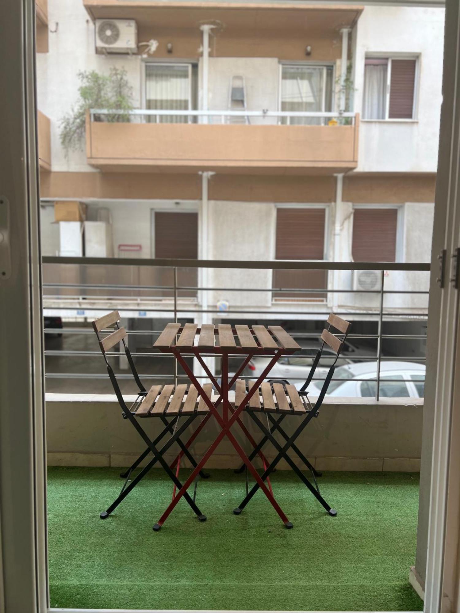 Colourful Artistic 100mbps Center Of Apartment Athens