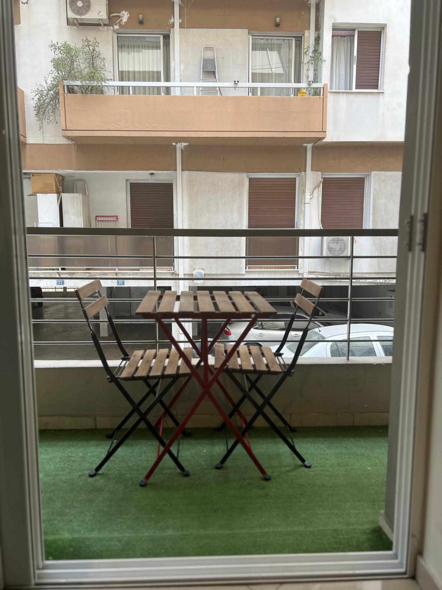 Colourful Artistic 100mbps Center Of Apartment *